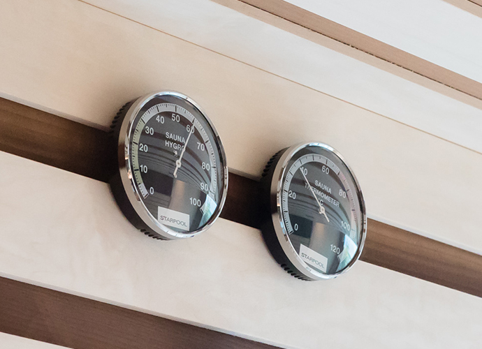 Sauna thermometer and hygrometer